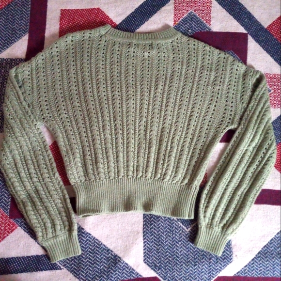 Knitted Crop-Top - Picture 2 of 2